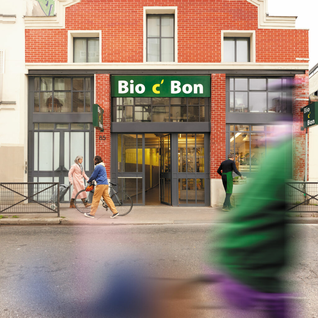 Bio c' Bon : commerce de fruits et légumes bio.